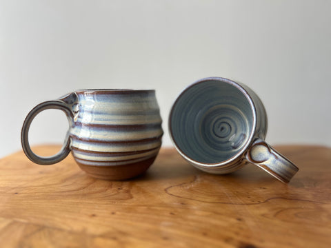 rounded mug in blue honey, set of 2